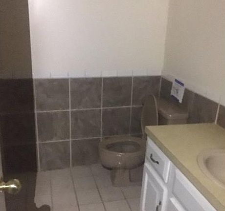 5th image of 387 Lakeberry Ln