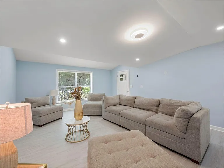 192 Hoke St — Photo 8
