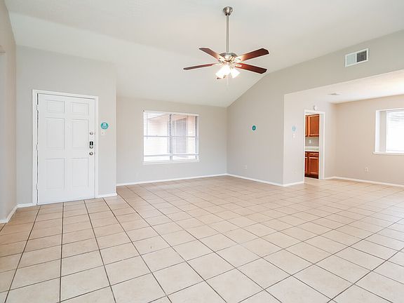 4th image of 10930 Rosewood Ct