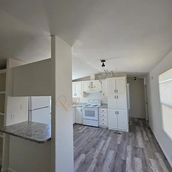 3806 W Burro Dr — Photo 2