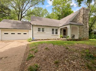 837 S Douglas Ave, Springfield, MO 65806
