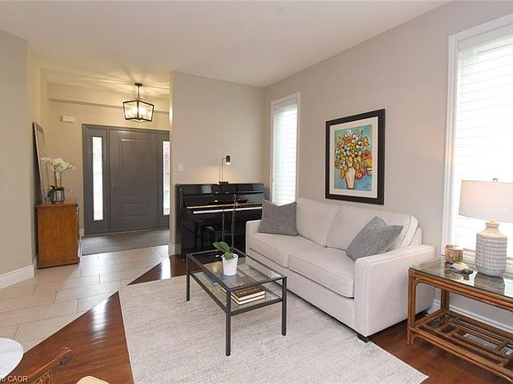 5th image of 227 Valridge Dr