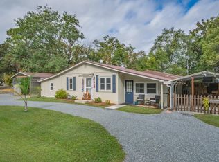 28 Piney St, Panacea, FL 32346