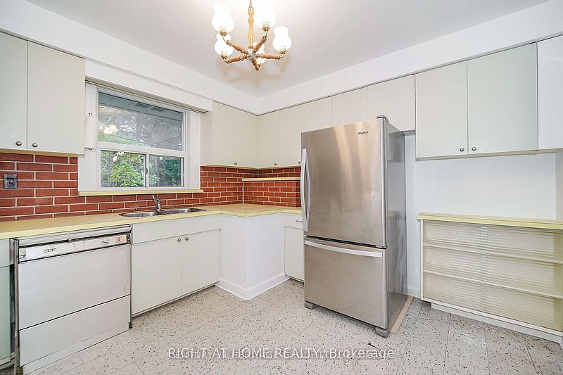 Toronto House for rent - 4 Bedrooms — photo 8
