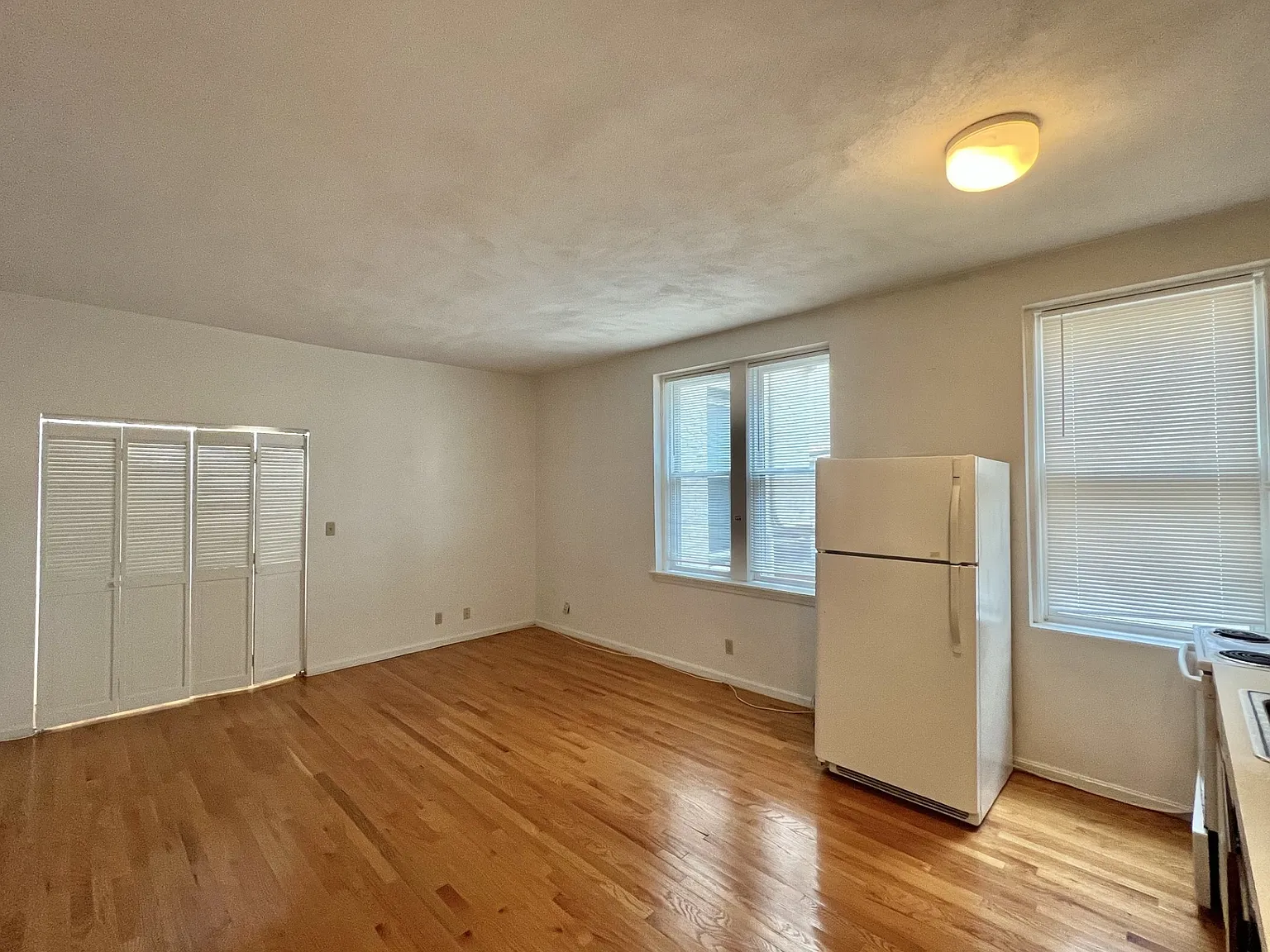 Studio, 360 sqft, $2,200 — Photo 2