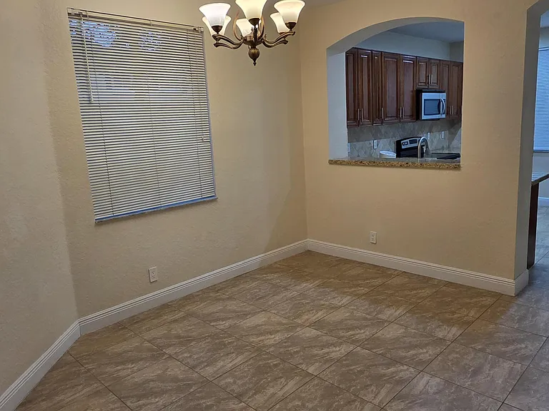 2791 S Evergreen Cir — Photo 5
