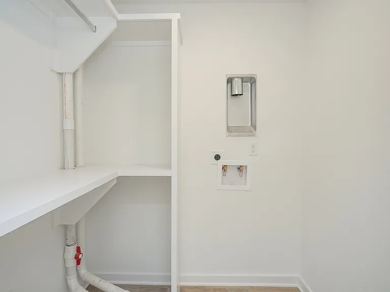 3079 Edwin Cir — Photo 30