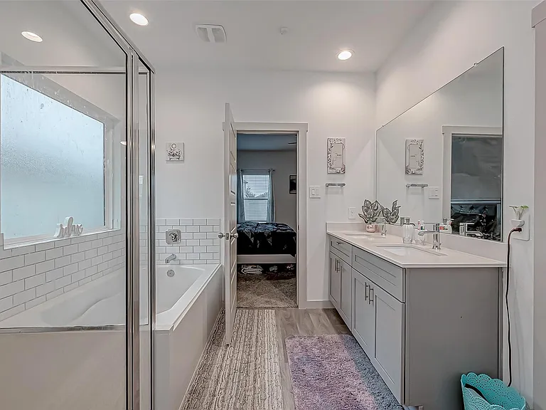 6850 Amber Cliff Ln — Photo 45