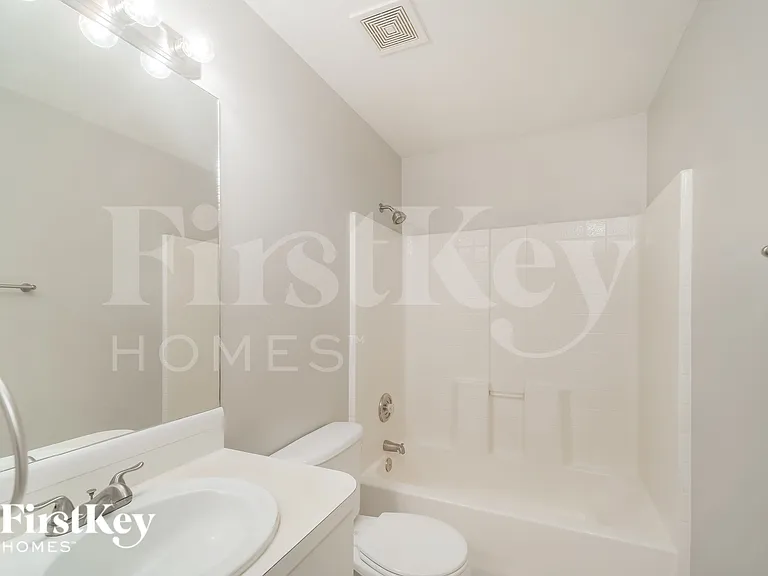 1229 SW 18th Ave — Photo 17