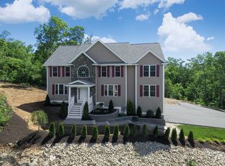 8 Burnham Rd, Windham, NH 03087