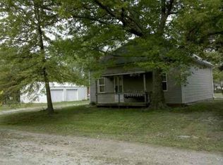 206 N 6th St, Deepwater, MO 64740