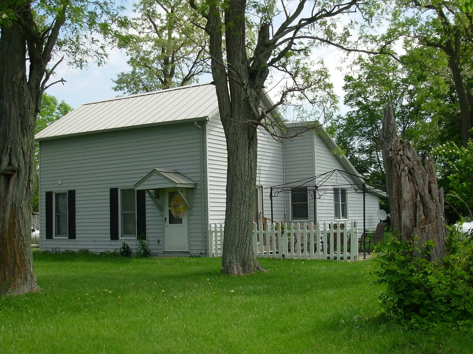 2038 Liberty Rd photo 1