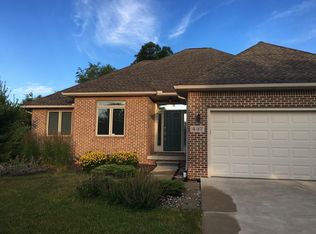 447 Exeter Ct, Saline, MI 48176