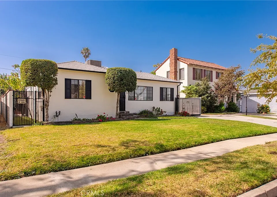 3919 Globe Ave