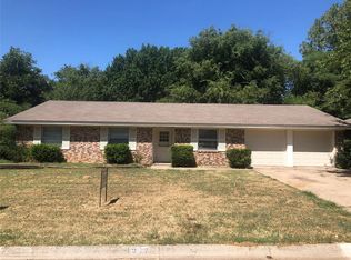 1917 Fordham Ln, Denton, TX 76201