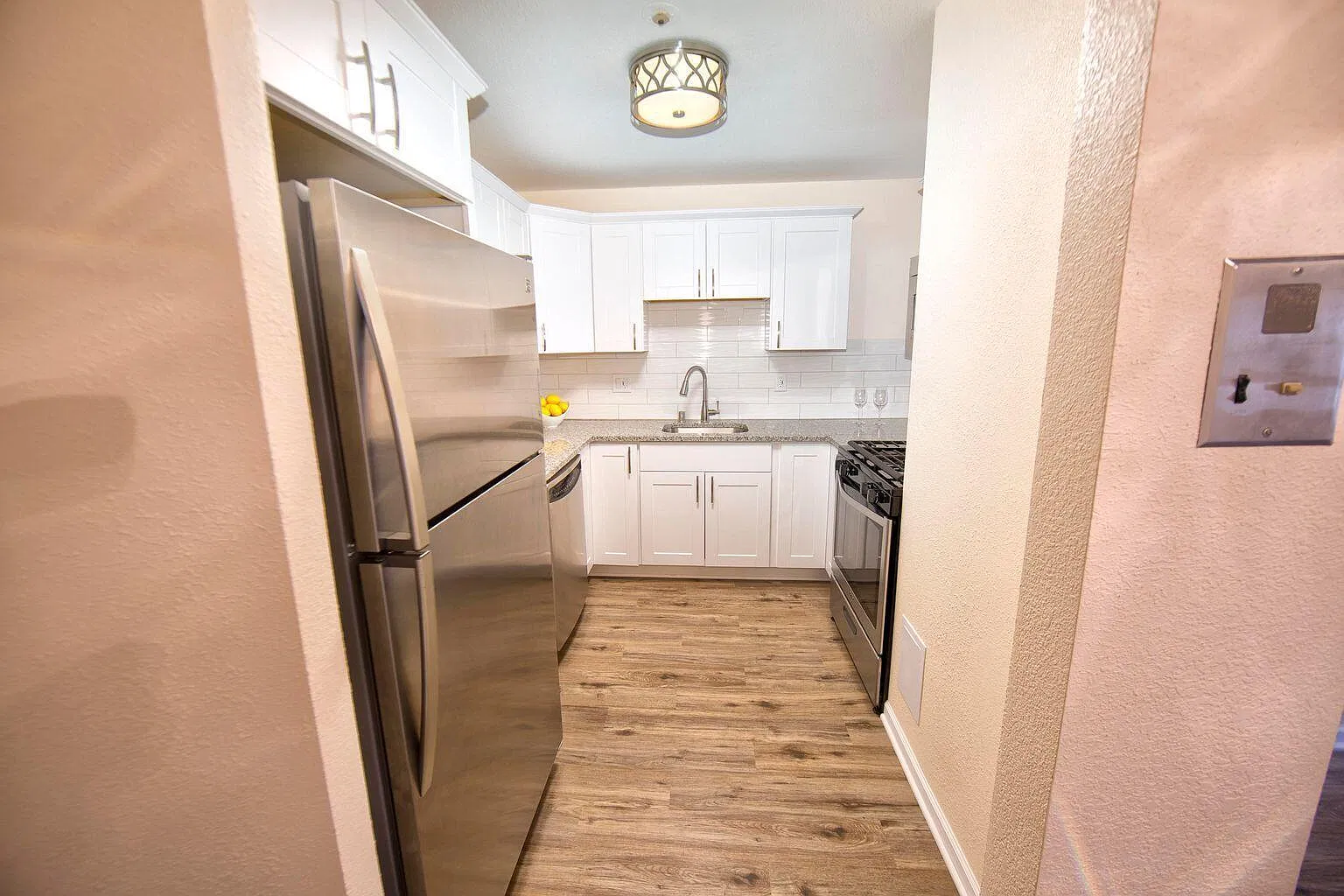 2 bed, 1.5 bath, 962 sqft, $1,475 — Photo 3