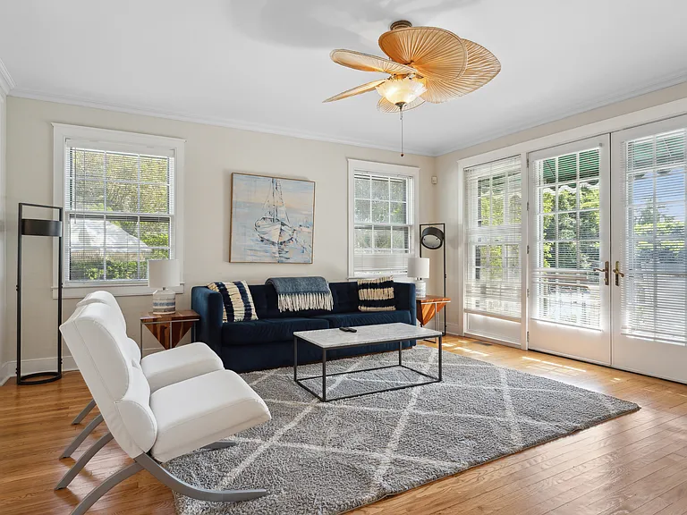 37 Beach Ln — Photo 11