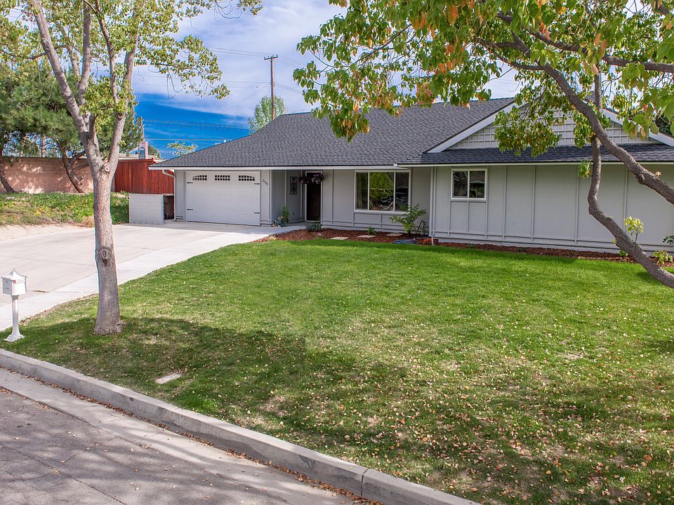 Welcome to 2640 Coronado Dr.