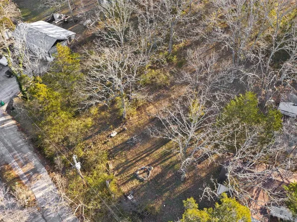 8428 Lake Dr, Cedar Hill, MO 63016