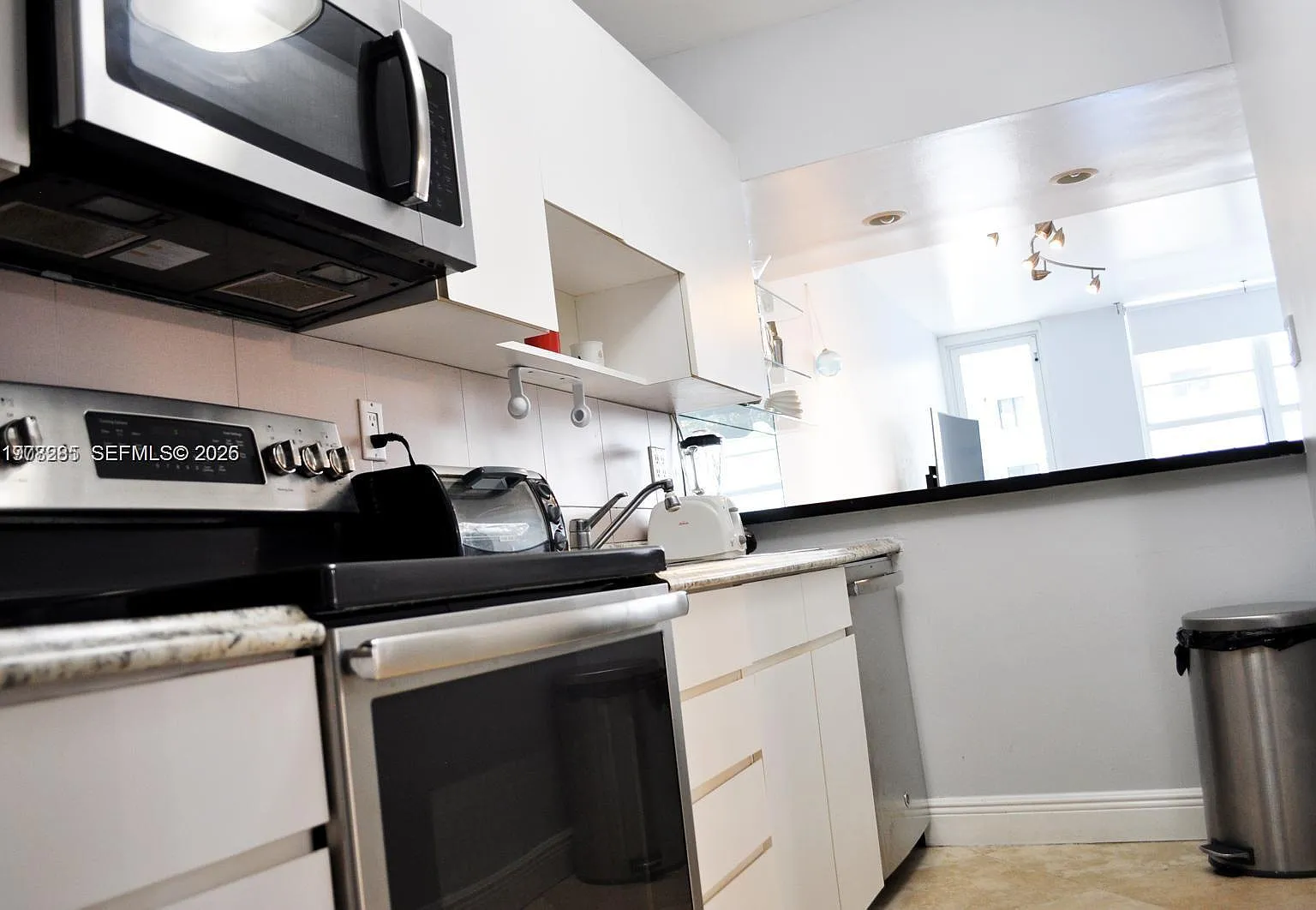The Decoplage Condo — Photo 2