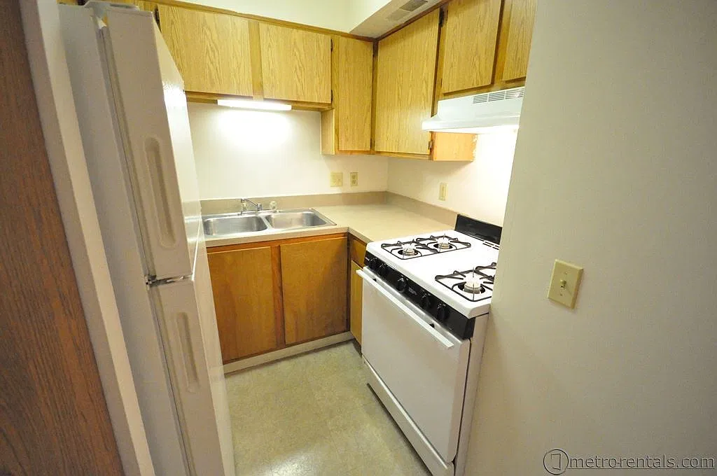 1170 Franklin Avenue — Photo 4