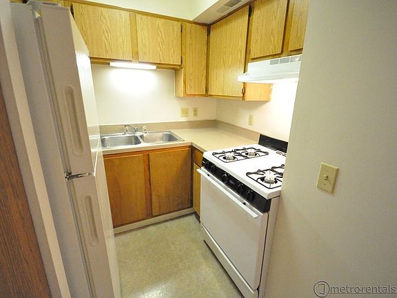 3rd image of 1170 Franklin Ave APT 05