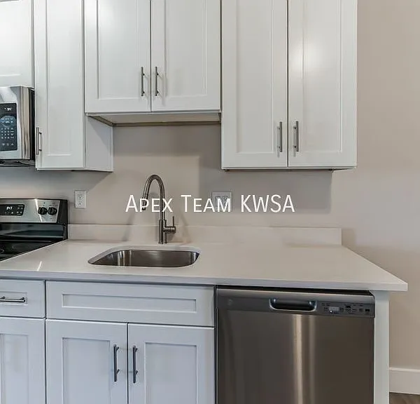 51-75 E 5th St #53 — Photo 12