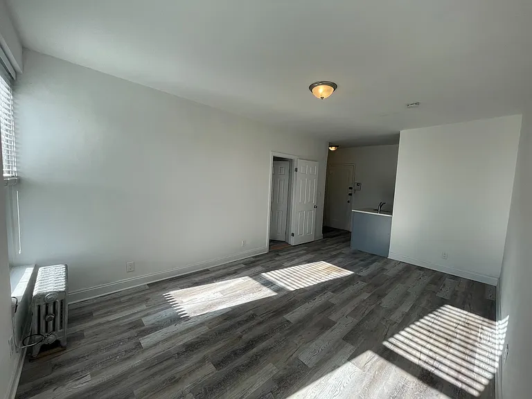 36 Morton St #4C — Photo 3