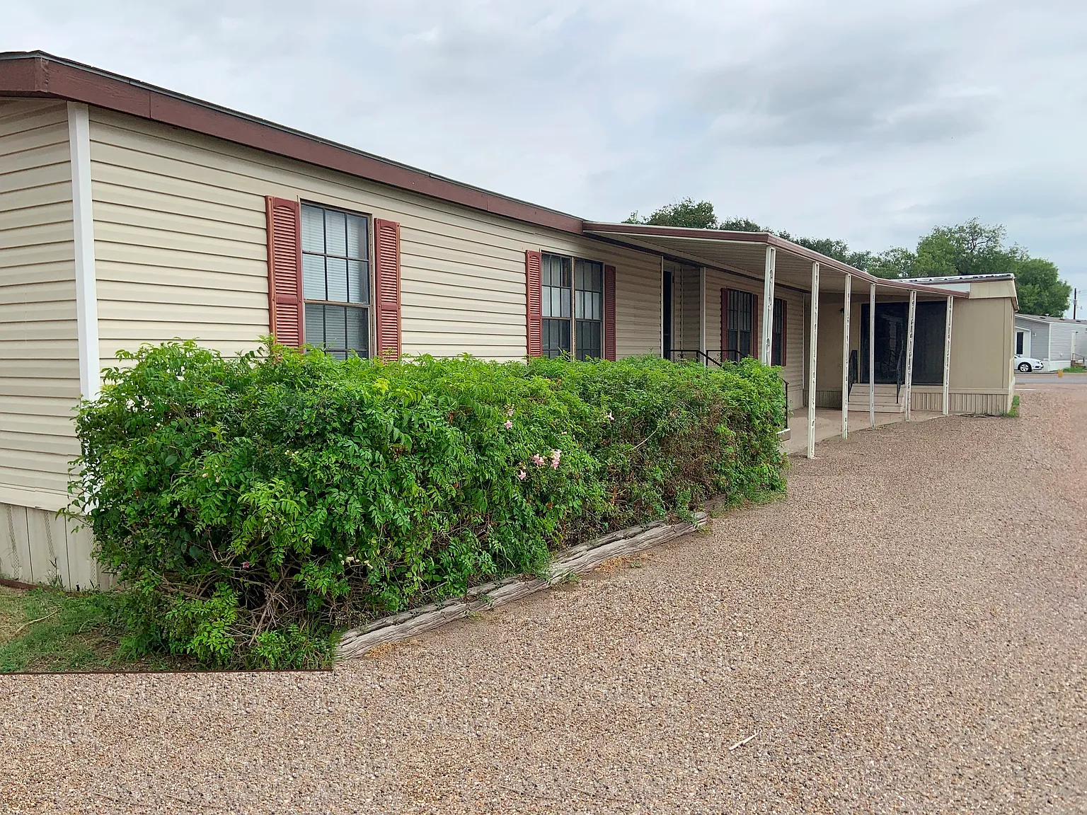 4 bed, 1700 sqft, $1,100 — Photo 1