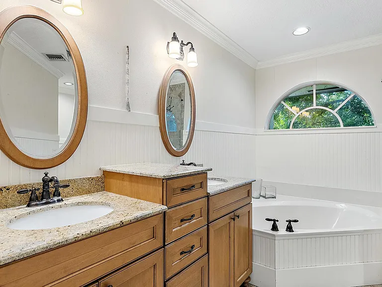 542 N Cypress Dr — Photo 19
