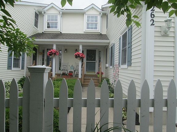 3rd image of 4262 Tisbury Ln