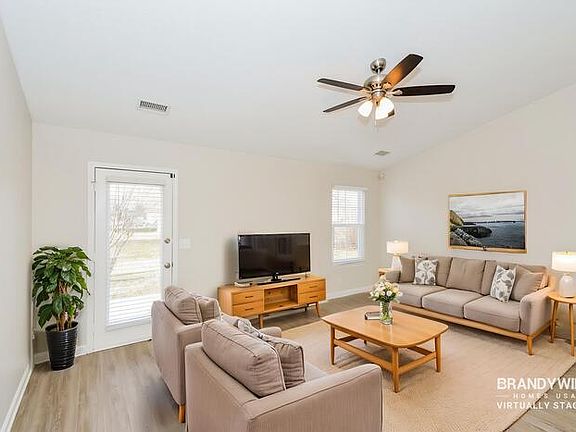 3rd image of 1138 Melvin Dr