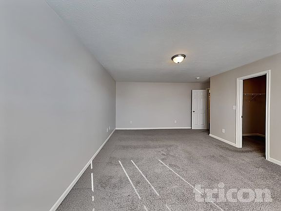 5th image of 561 Grassy Bend Dr