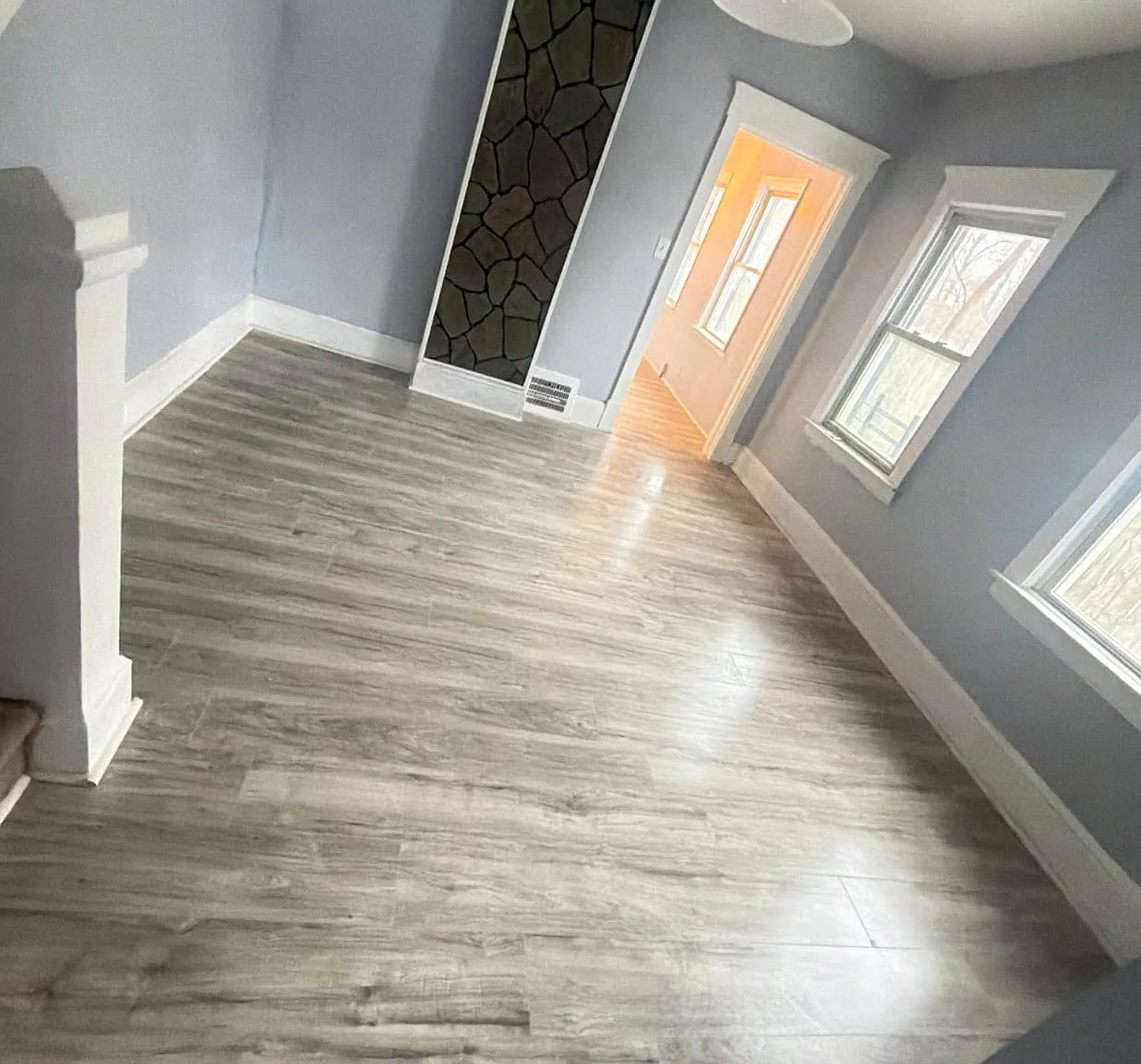 3 bed, $1,200 — Photo 1