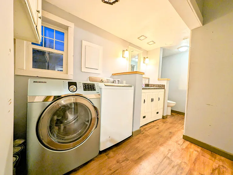 304 Oak Ave SW — Photo 4