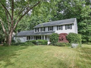57 Hunters Pointe, Pittsford, NY 14534