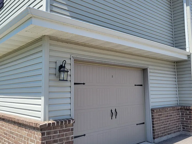130 Howard Ln — Photo 7