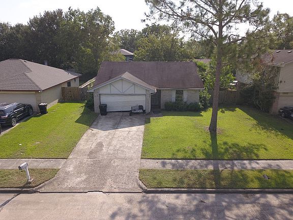 4th image of 15807 Rosebriar Dr
