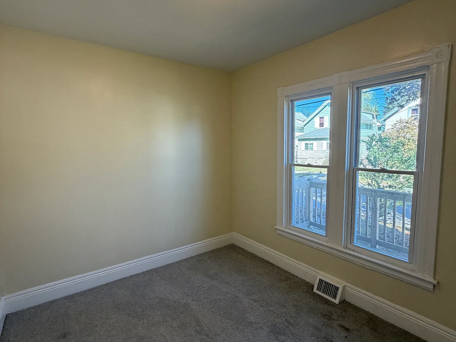 2 bed, $1,100 — Photo 4
