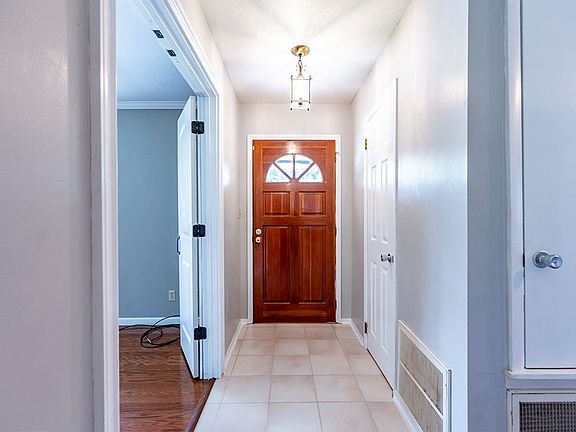 2nd image of 102 Stewart Ct