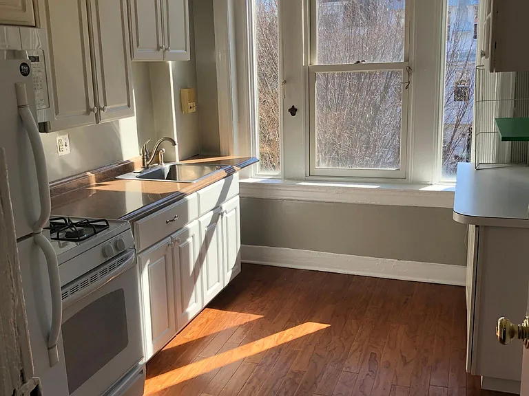 1703 Kilbourne Pl NW #2 — Photo 5