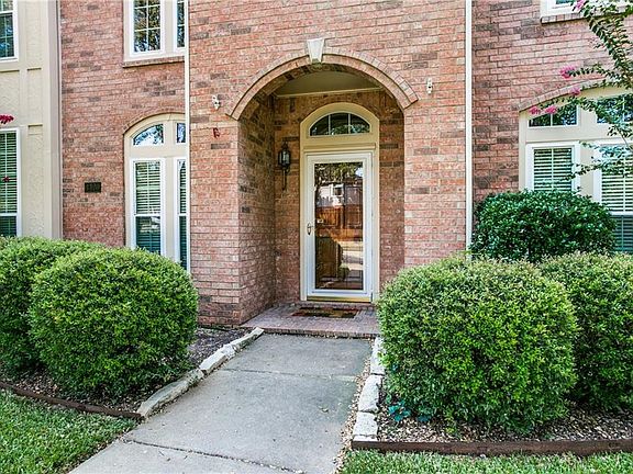 3rd image of 4420 Taylor Ln