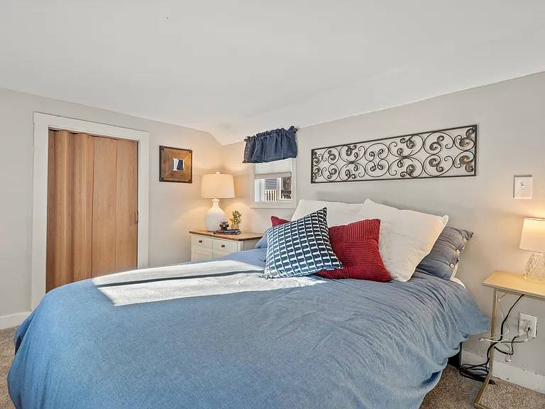 10 Cottage St #1 — Photo 21