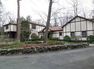 35 1/2 Old Bridge Rd, Brookfield, CT 06804