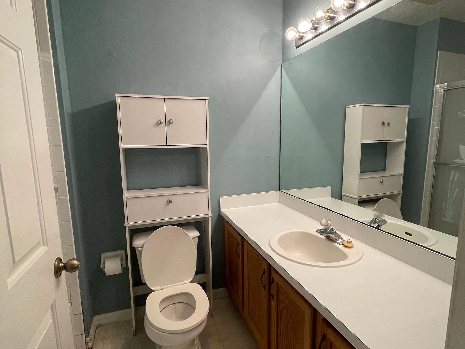 13634 Meadowpark Ave — Photo 2