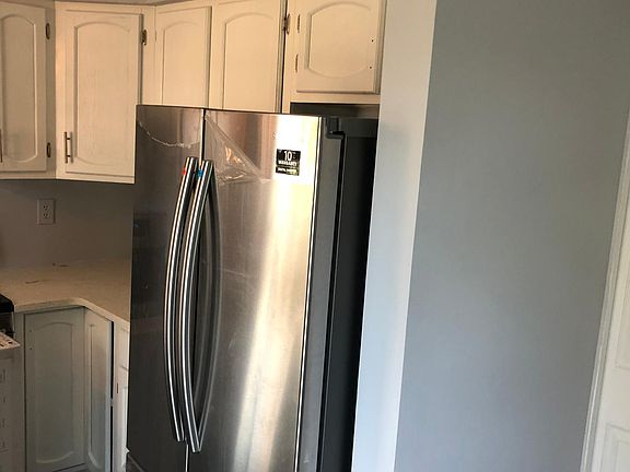 3rd image of 8 Woodland Ave #2