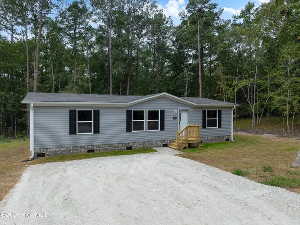 1017 Backfin Place SE, Bolivia, NC 28422