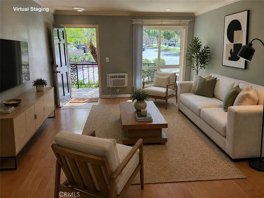 2 bed, 823 sqft, $3,200 — Photo 4
