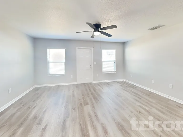 8397 Coral St — Photo 2