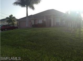 925 NW 15th Pl, Cape Coral, FL 33993